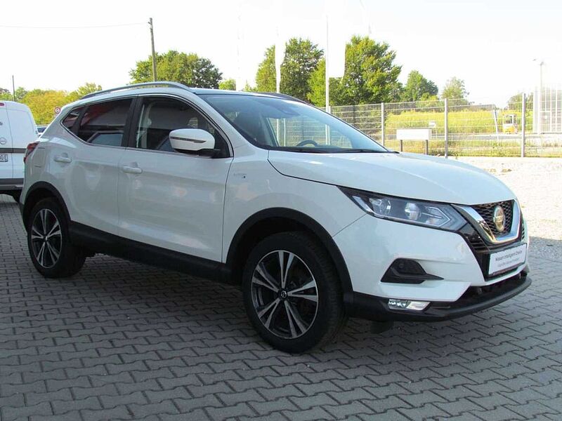 Nissan Qashqai 1.3 DIG-T N-WAY *FS heizbar, Navi, AHK abnehmbar*