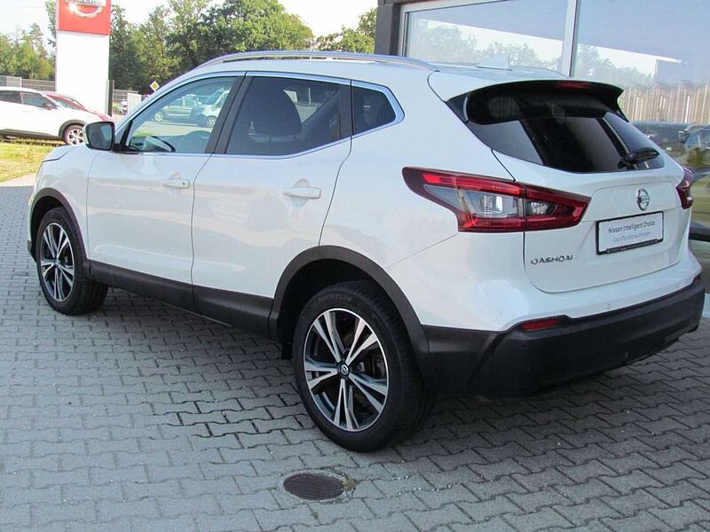 Nissan Qashqai 1.3 DIG-T N-WAY *FS heizbar, Navi, AHK abnehmbar*