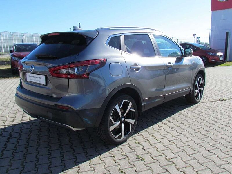 Nissan Qashqai 1.6 DIG-T TEKNA *1.Hand, AHK, Glasdach, 4Kameras*